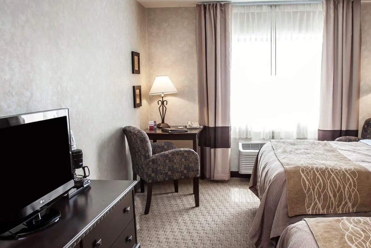 Double Bed Room Angle