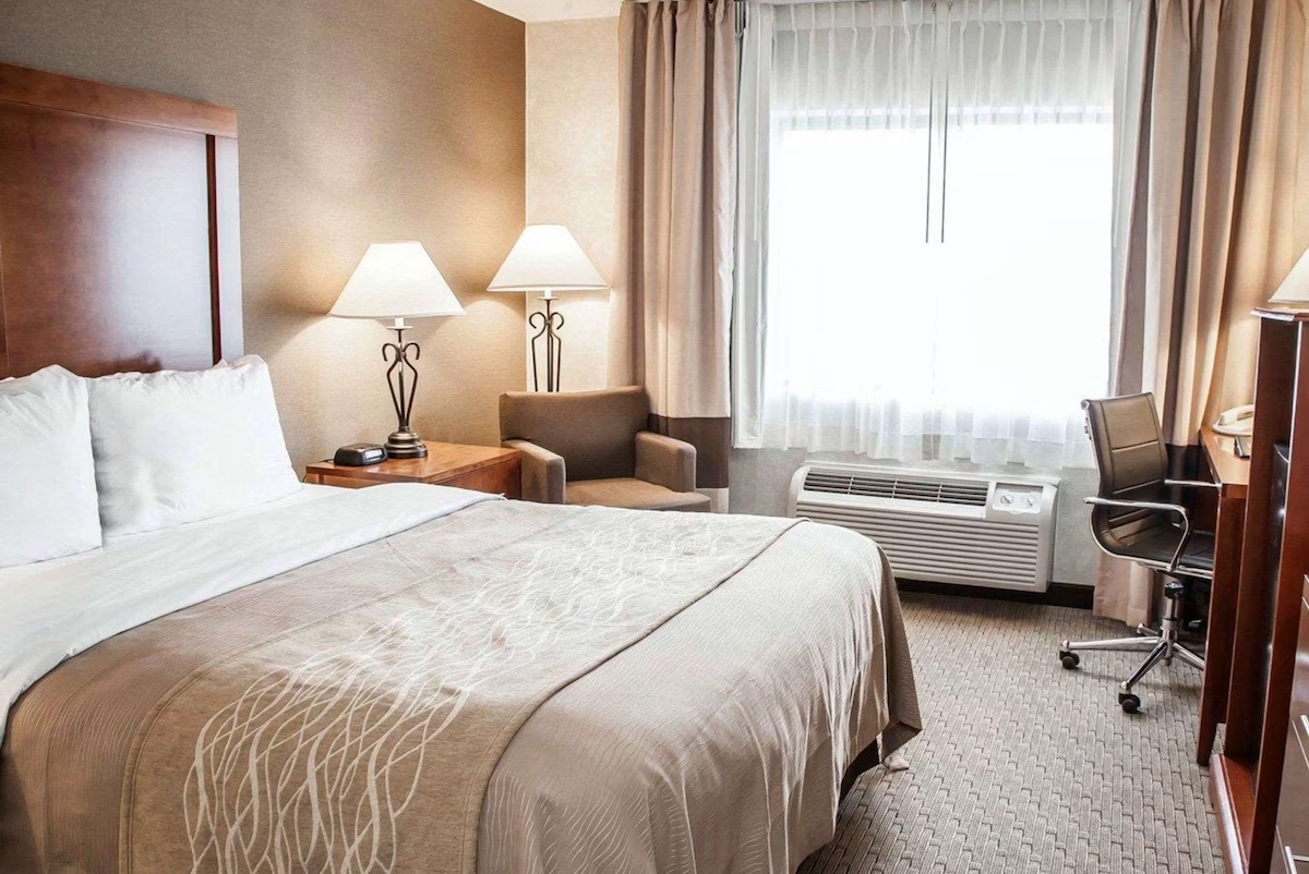 Standard Room, 1 Queen Bed, Non Smoking